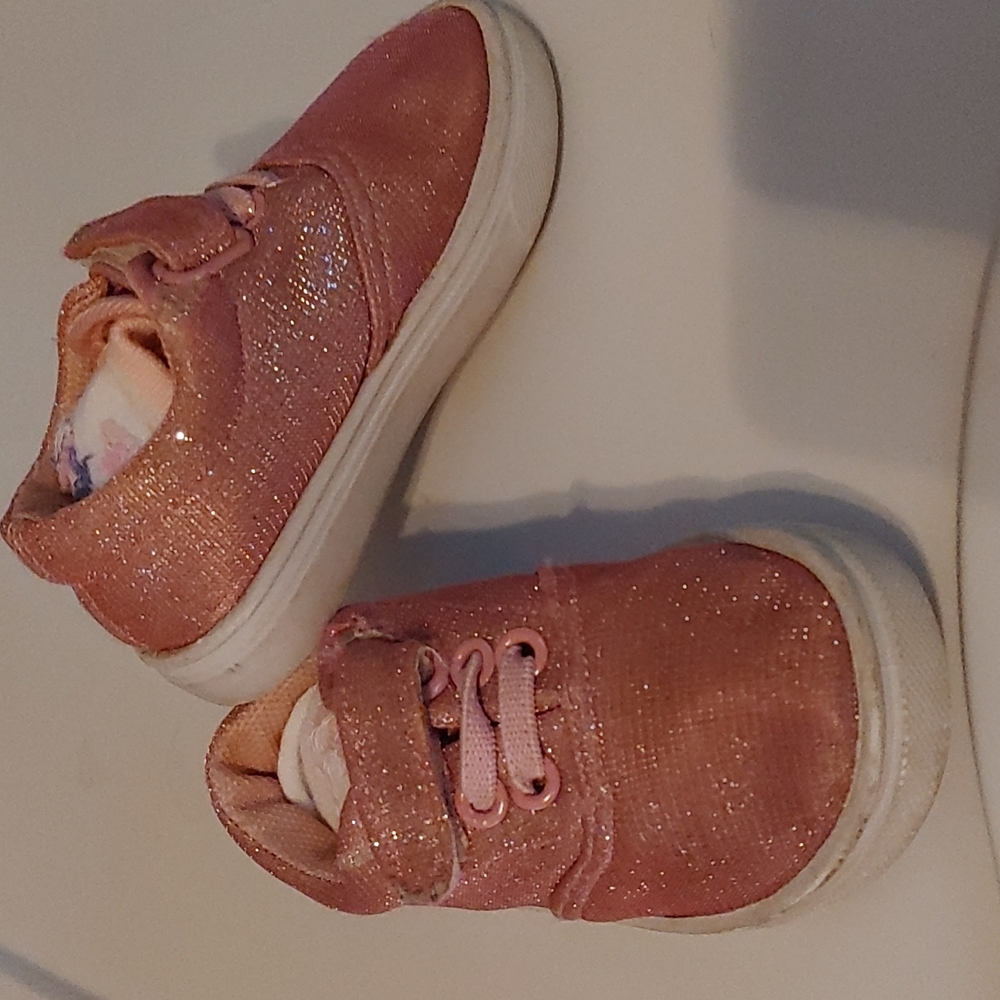 Toddler Size 5 Pink glitter ked style shoes.